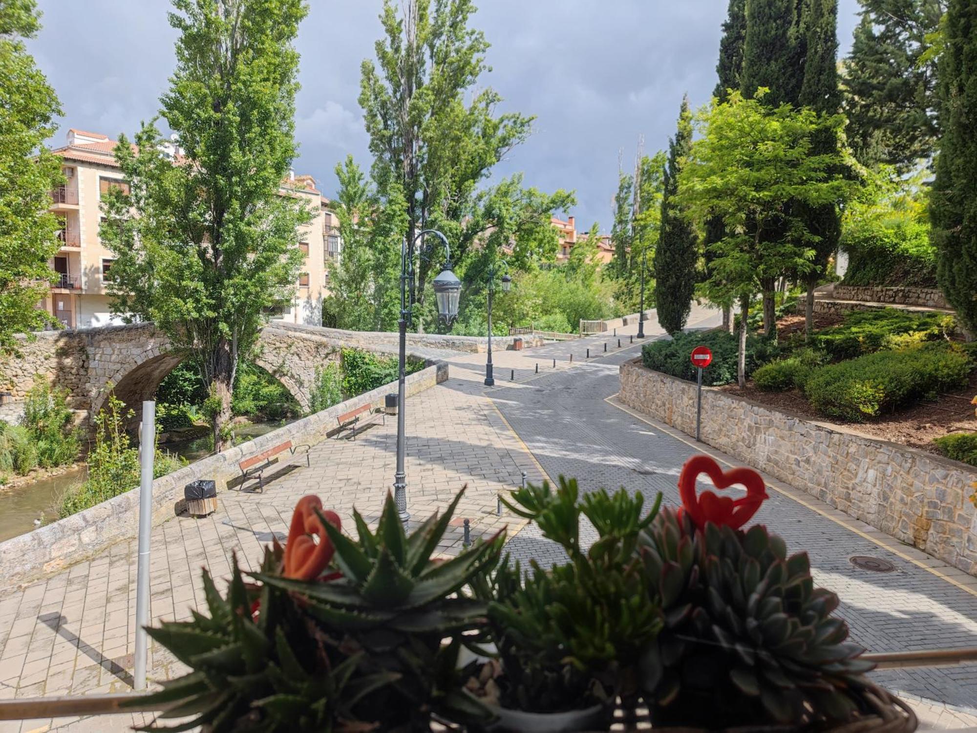 Alojamiento Mirabuenos Aranda de Duero Esterno foto